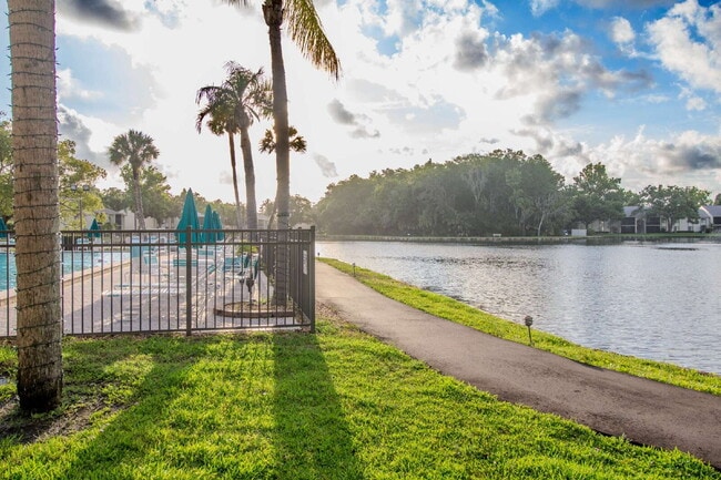 Building Photo - Beautiful 2 spacious bedrooms and 2 full bathrooms, including a primary suite with a walk-in clos...