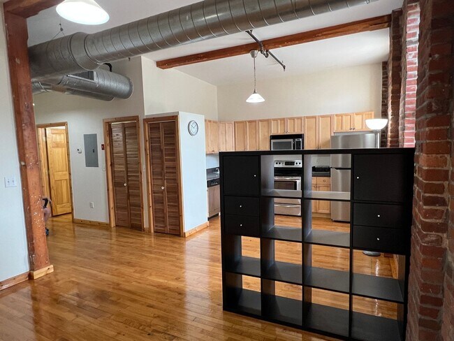 Building Photo - 325 Lafayette St