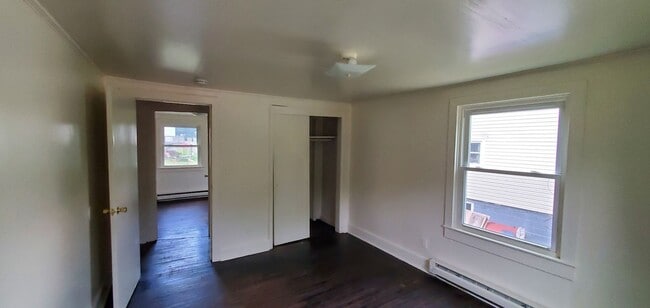 Building Photo - 3 Bedroom 1 Bathroom House