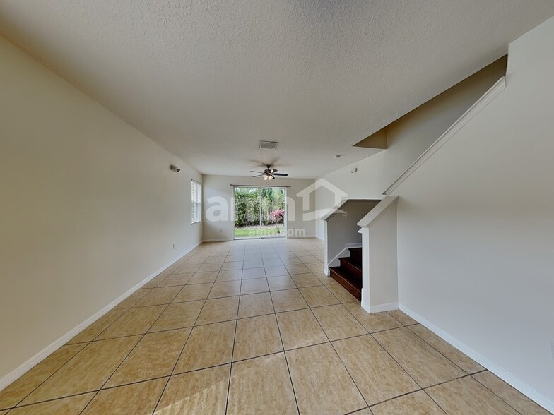 Building Photo - 5500 Paradise Cay Cir