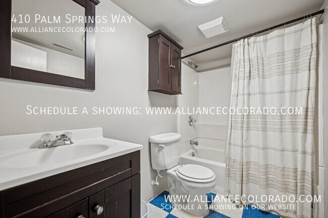 Building Photo - 410 Palm Springs Way