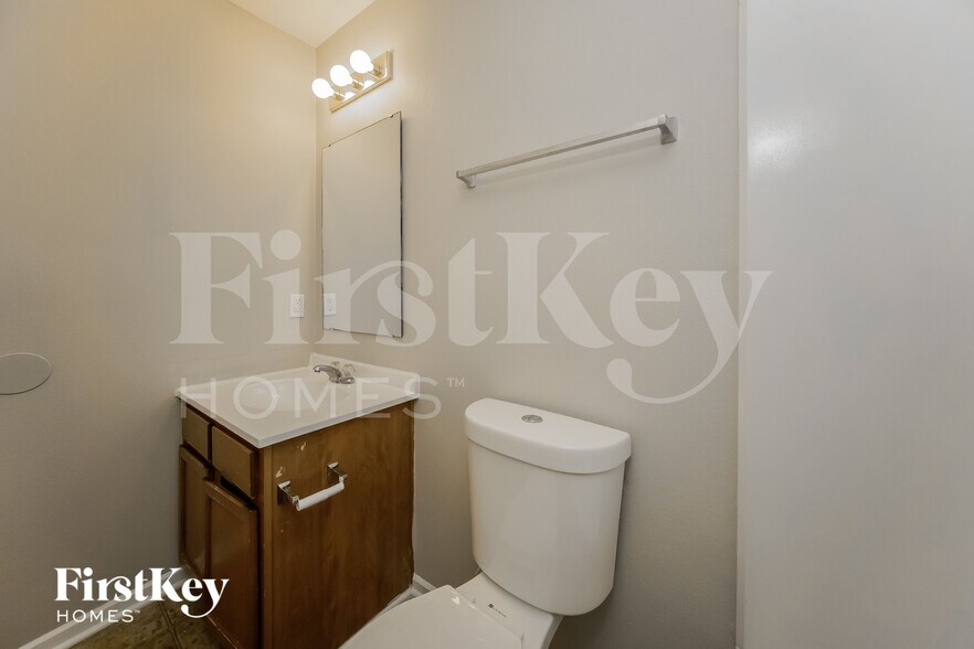 Building Photo - 11427 Arches Dr