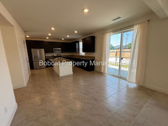 Building Photo - 1120 Dapple Dr