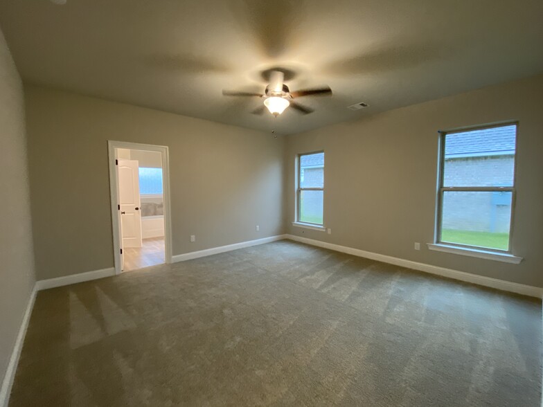 Building Photo - 40190 Maddie Drive