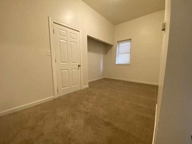 Building Photo - 4841 S Loomis Blvd