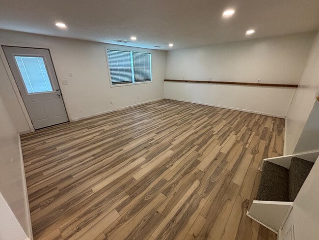 Building Photo - 15 Flora Way