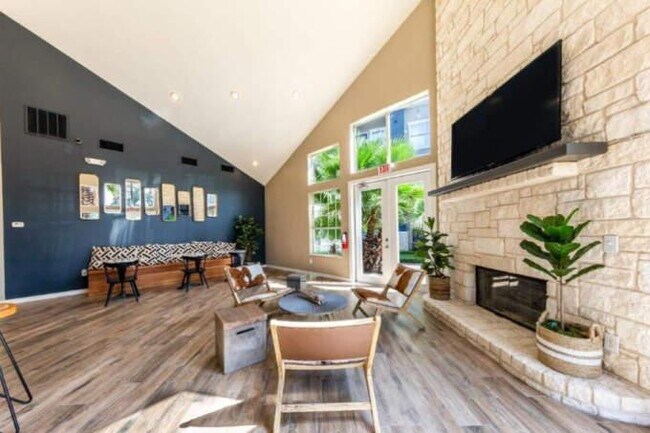 Building Photo - 2 bedroom in Austin TX 78744