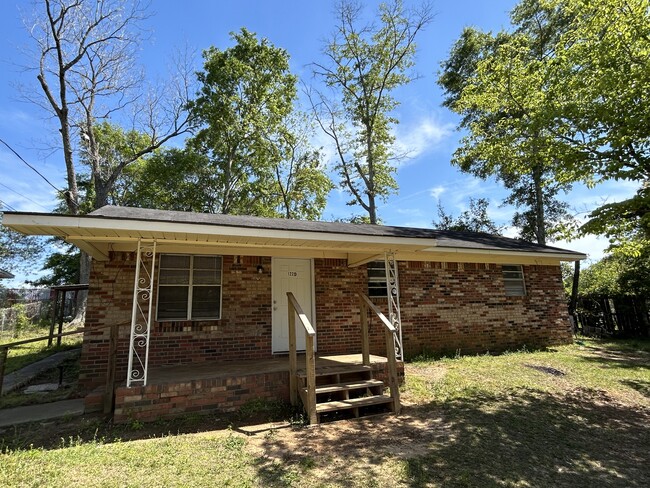 Building Photo - 122 Plaza Dr