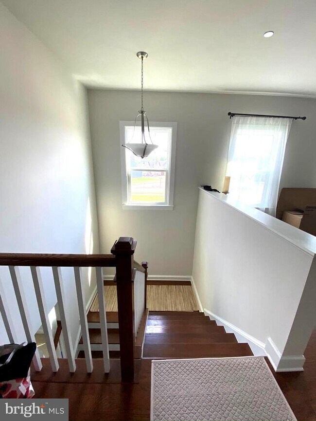 Building Photo - 8227 S Maple Lawn Blvd