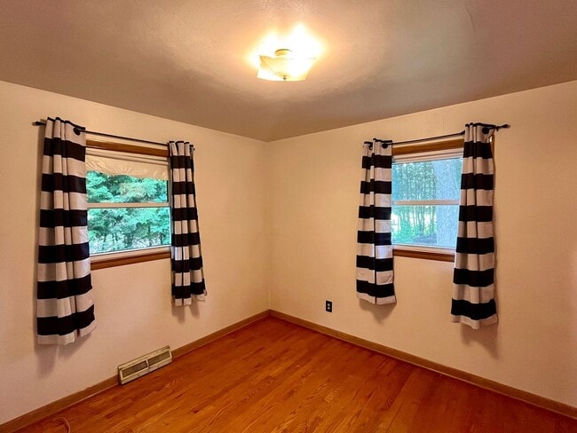 Building Photo - 3 Bed 1 Bath Single Family Home in Wausau