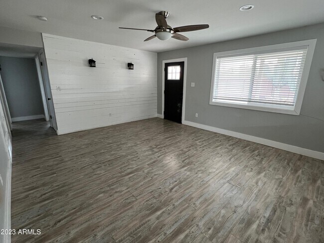 Building Photo - 47331 N Meander Rd