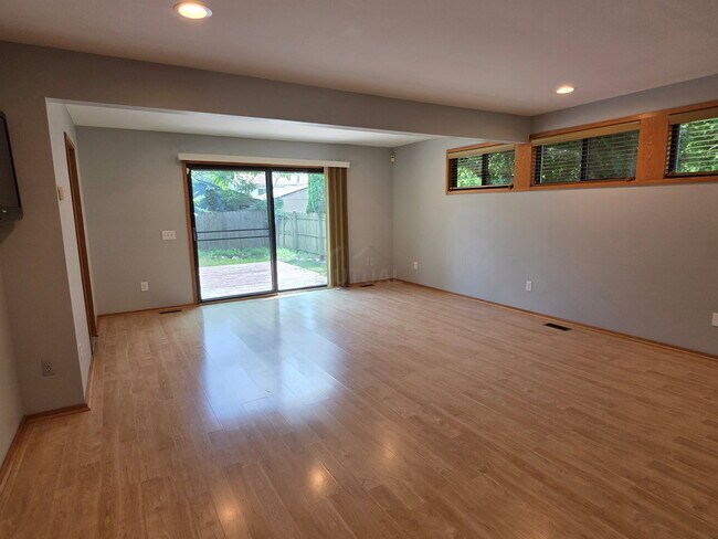 Building Photo - 1039 Cobalt St