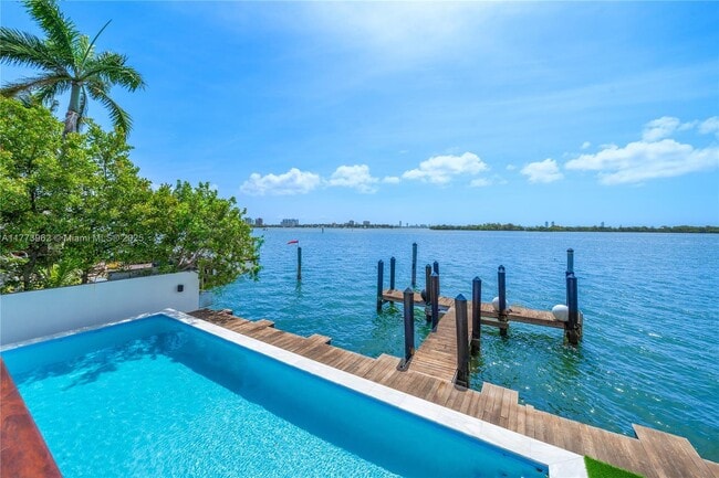 Building Photo - 7311 Belle Meade Island Dr
