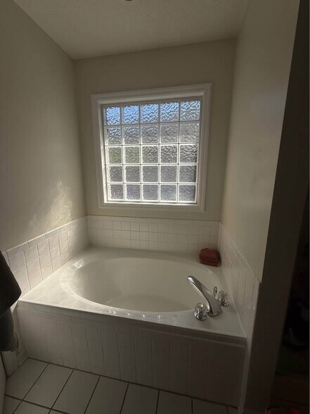 Building Photo - 440 Arnell Ln