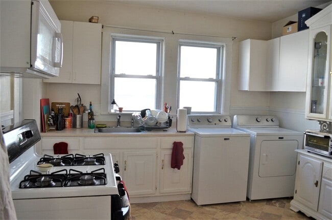 Building Photo - 32 Gourley Rd
