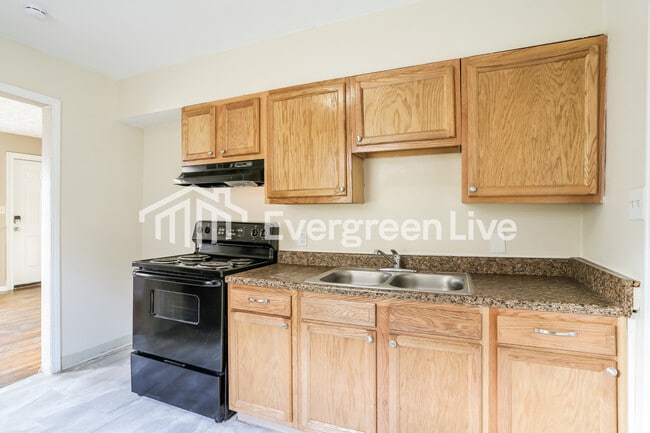 Building Photo - 2330 Lexington Ave