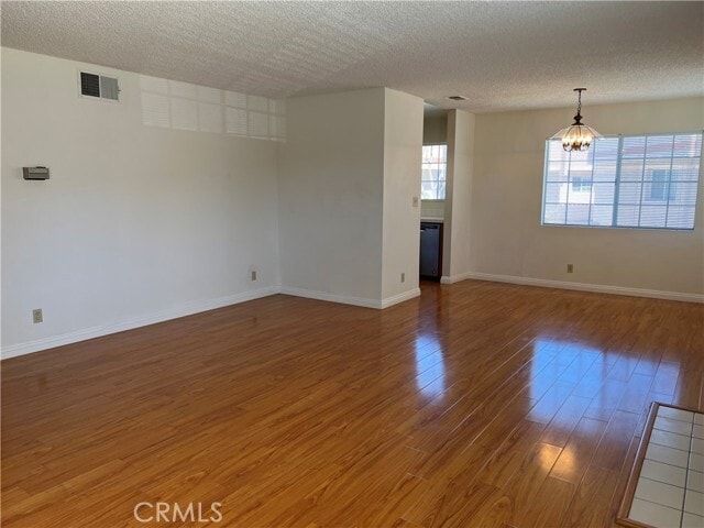 Building Photo - 3101 Plaza del Amo