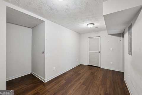 Building Photo - 2562 Farley St