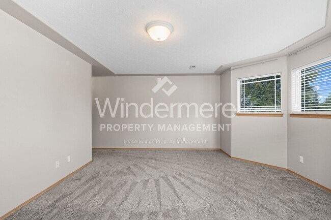 Building Photo - 3 Bedroom 2.5 Bath Home In Eagle Ridge