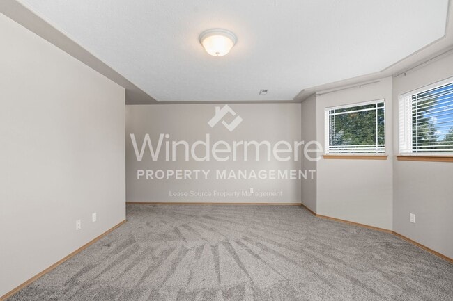 Building Photo - South Hill Charm