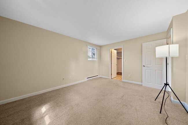Building Photo - 80 Fountain Ln
