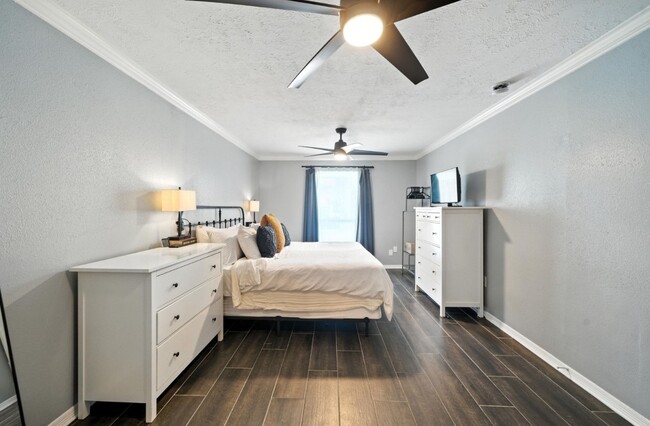 Building Photo - 10322 Sageplum Dr