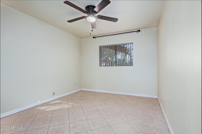 Building Photo - 932 E Concorda Dr