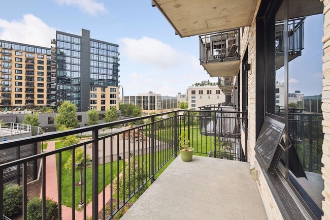 Building Photo - 1240 S 2nd St