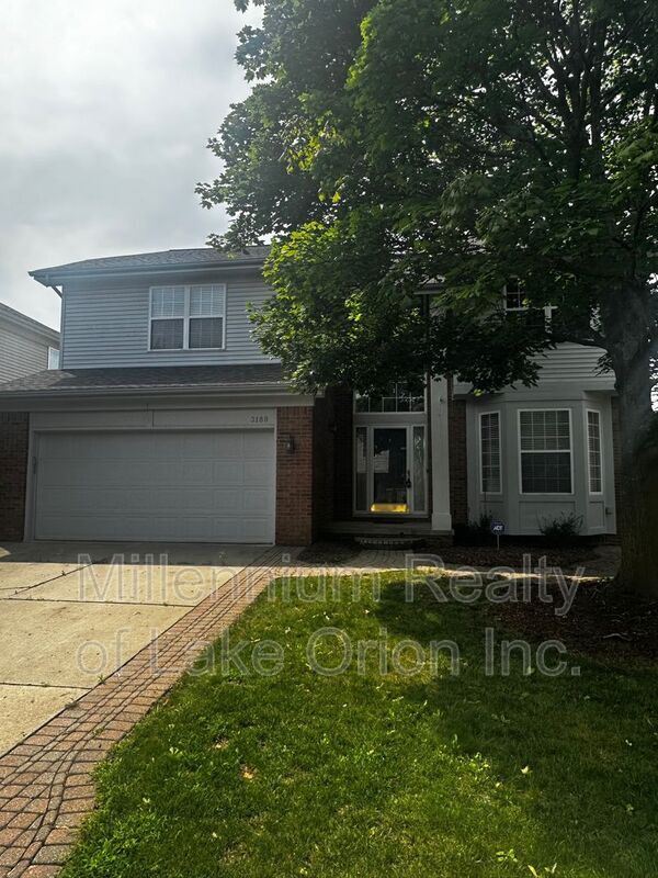 Primary Photo - 3189 Silverbrook Dr