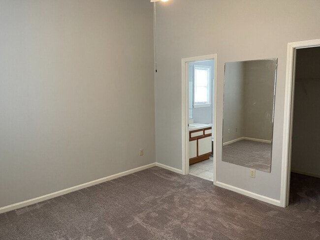 Building Photo - Spacious 3-Bedroom Townhome in Ballantyne Area