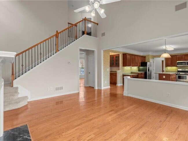 Building Photo - 2080 Vistoria Dr