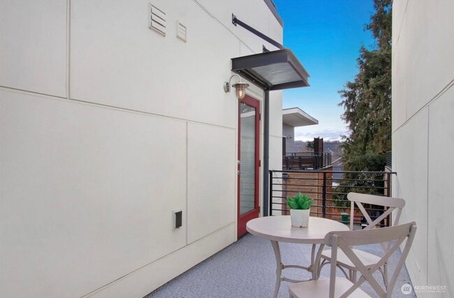 Building Photo - Welcome Home Modern Townhome in Georgetown