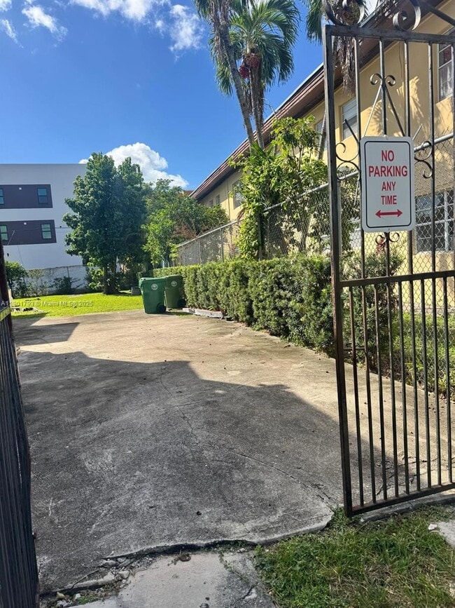 Building Photo - 1036 NW 3rd St