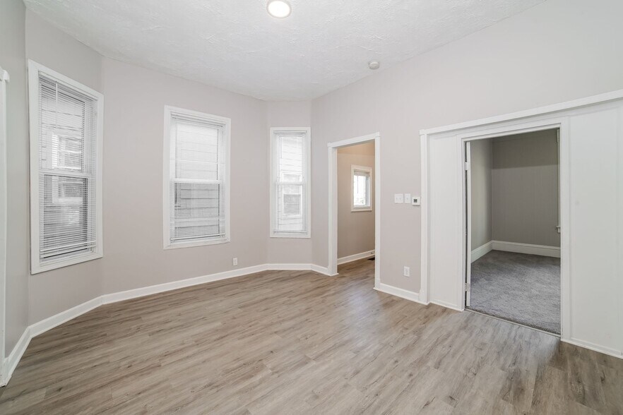 Building Photo - 1820 N Peoria Ave