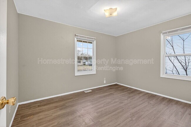 Building Photo - 129 Cameron Rd