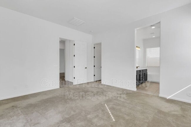 Building Photo - 45 N Iss Dr