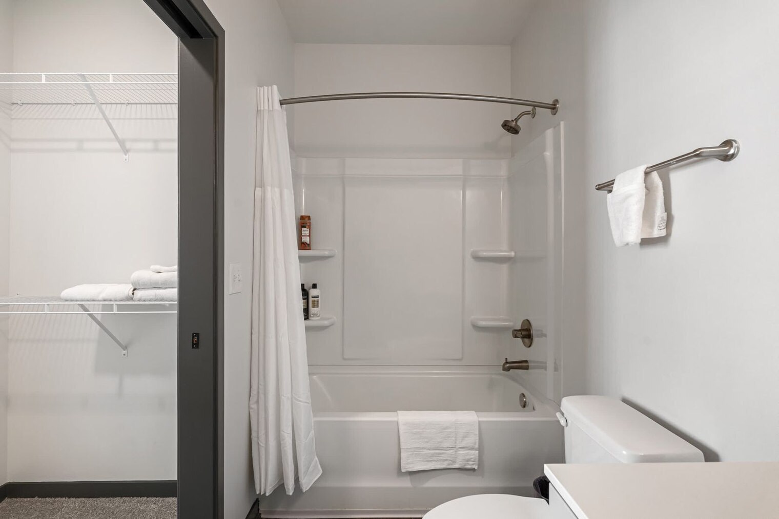 Building Photo - 6160 N Rural St