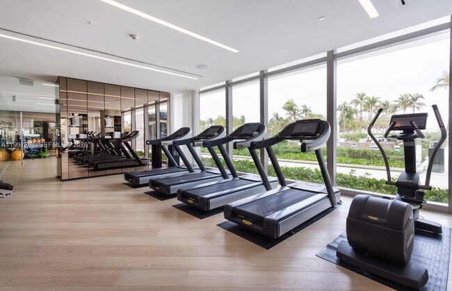 Building Photo - 10203 Collins Ave