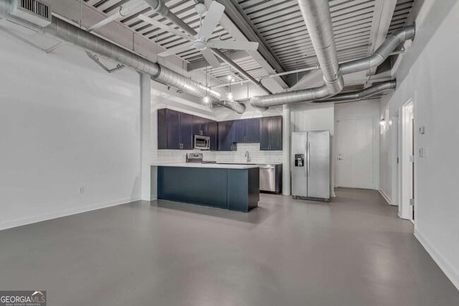 Building Photo - 400 Village Pkwy