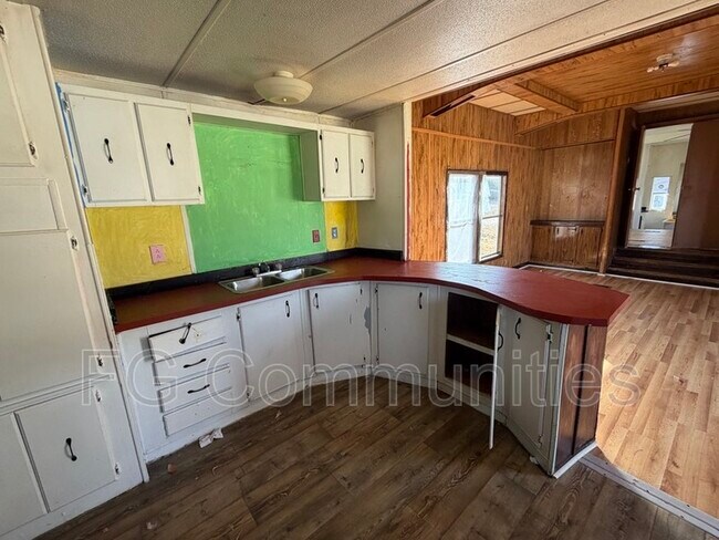 Building Photo - 125 Tinsley Heights