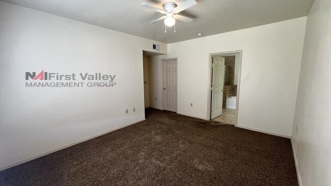 Building Photo - 3 Bedrooms, 2 Baths and a Single Car Garage