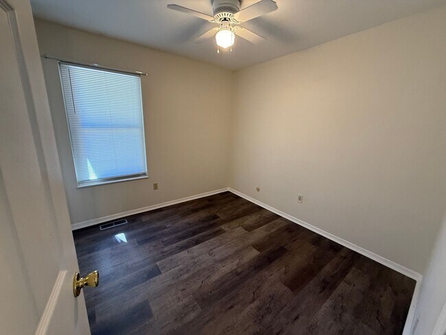 Building Photo - 17 Hurstfield Ct