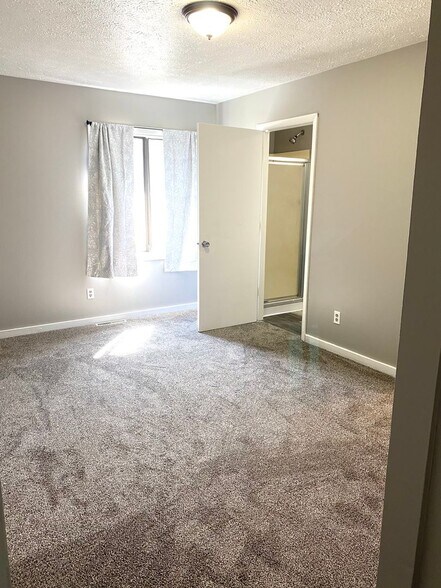 Building Photo - 110 1/2 Lee Street