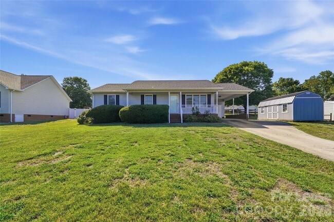Building Photo - 1607 McFarland Dr