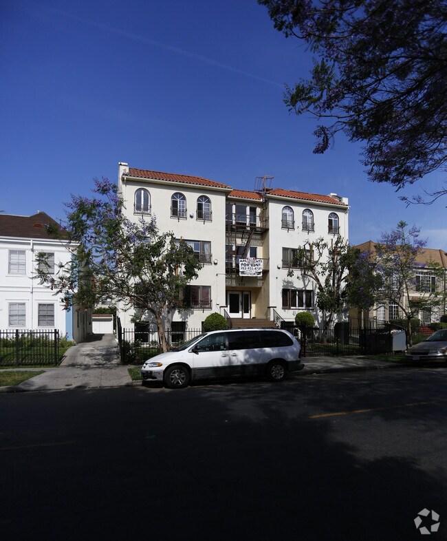 Building Photo - Kenmore Apartments