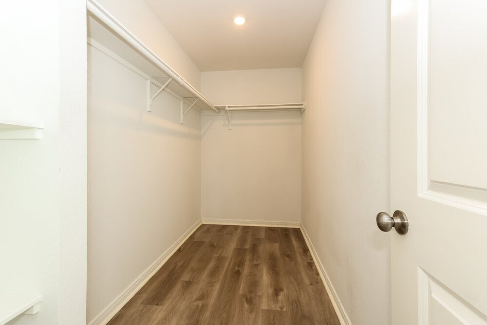 Building Photo - 15653 Del Norte Dr