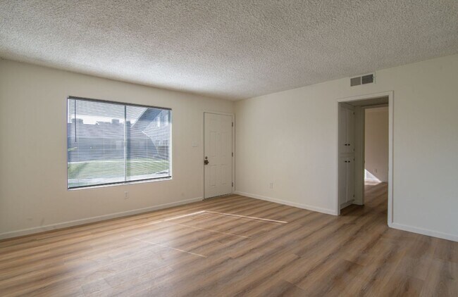 Building Photo - 2608 Ashe Rd