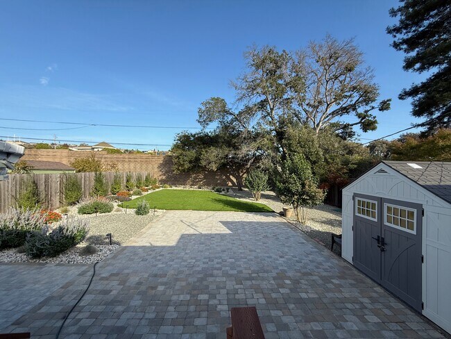Building Photo - 1020 Highland Ave