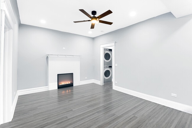 Building Photo - 5343 S Indiana Ave