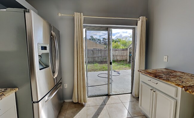 Building Photo - 1118 Vista Palma Way